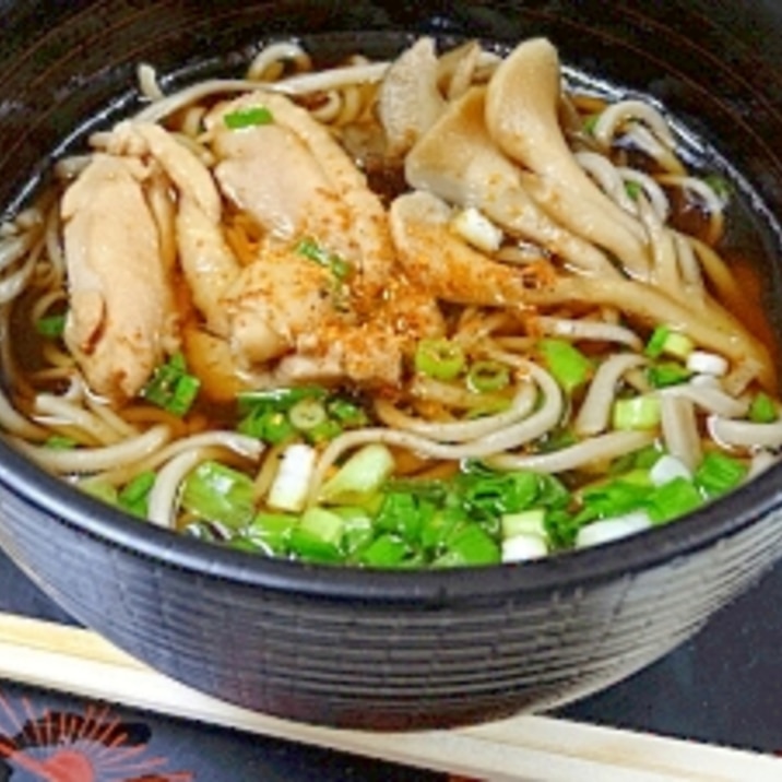 温か麺の季節です♪　「舞茸かしわ蕎麦」